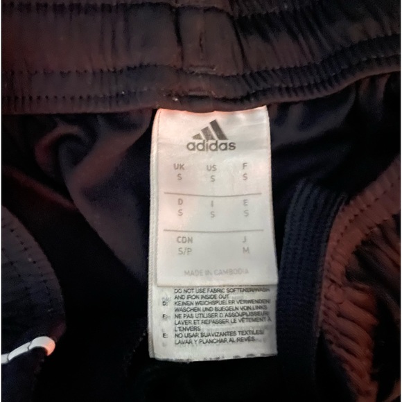 Adidas women’s basketball/soccer shorts, size xs - Picture 2 of 3